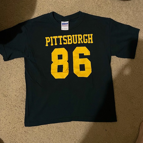Gildan Tops - Black and yellow Pittsburgh 86 T-shirt, size medium